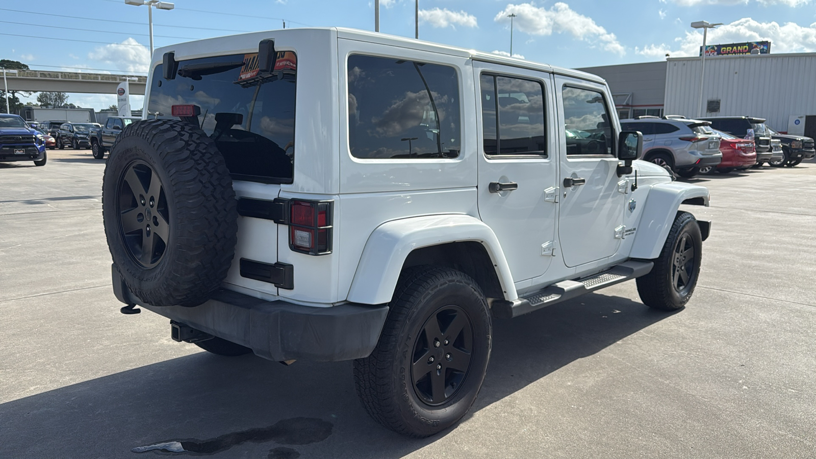 2012 Jeep Wrangler Unlimited Sahara 10