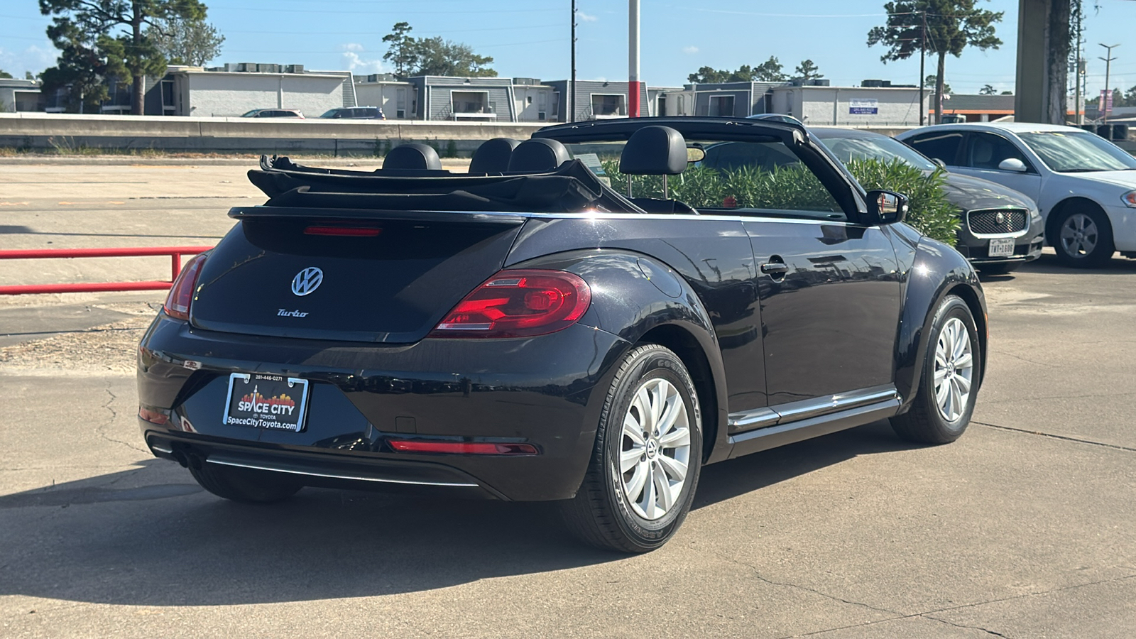 2019 Volkswagen Beetle Convertible 2.0T SE 4