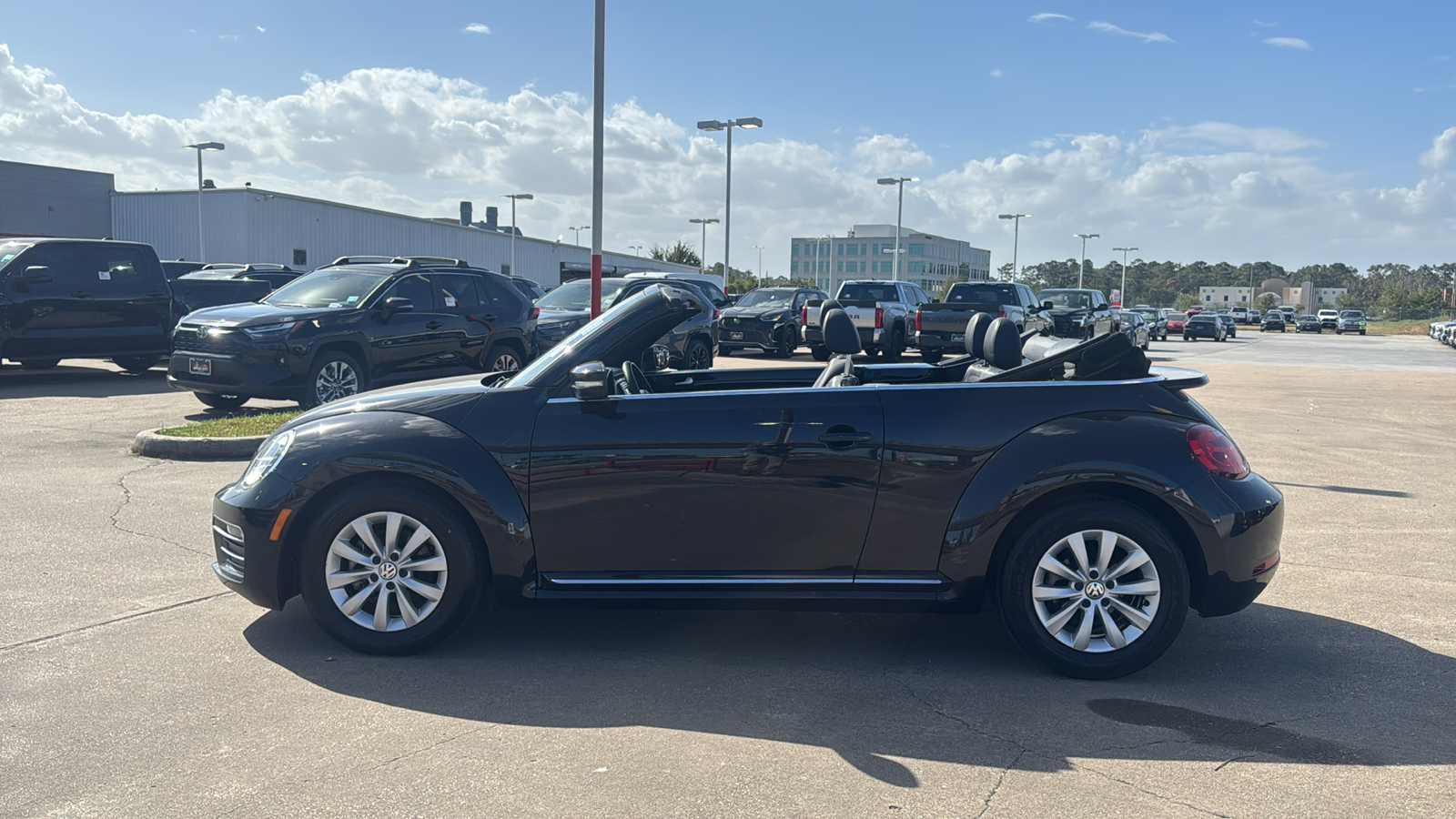 2019 Volkswagen Beetle Convertible 2.0T SE 7