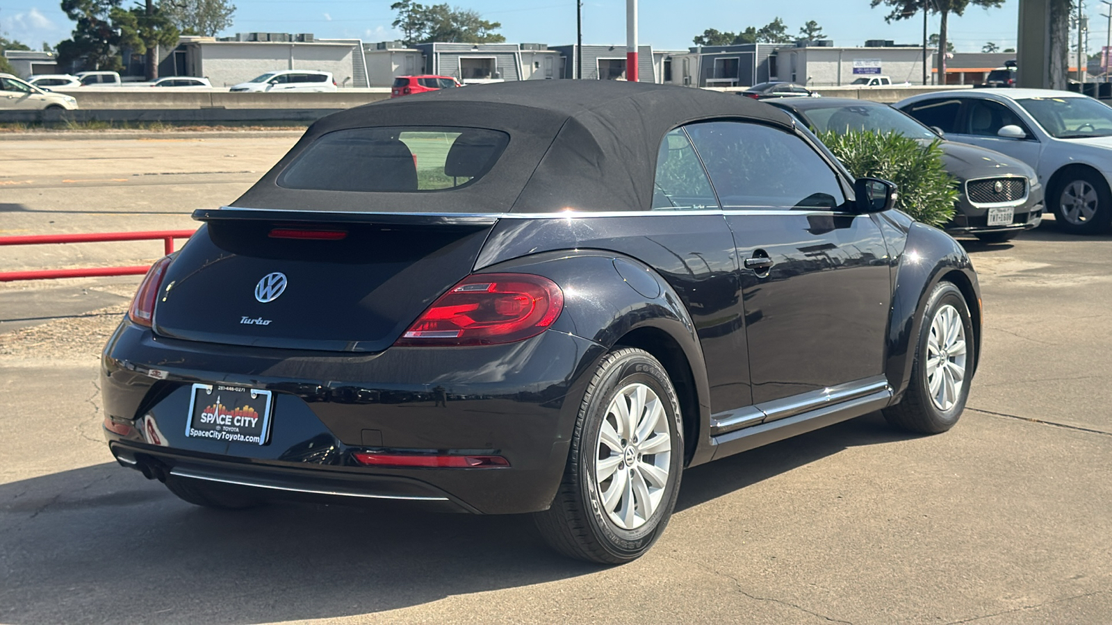 2019 Volkswagen Beetle Convertible 2.0T SE 11