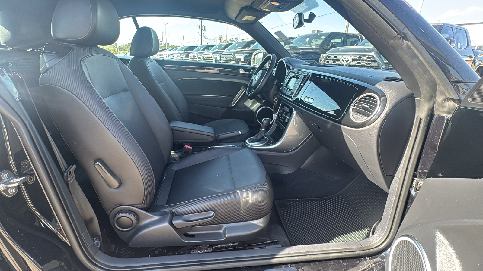 2019 Volkswagen Beetle Convertible 2.0T SE 31