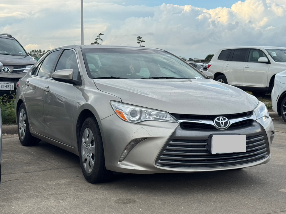 2017 Toyota Camry LE 2