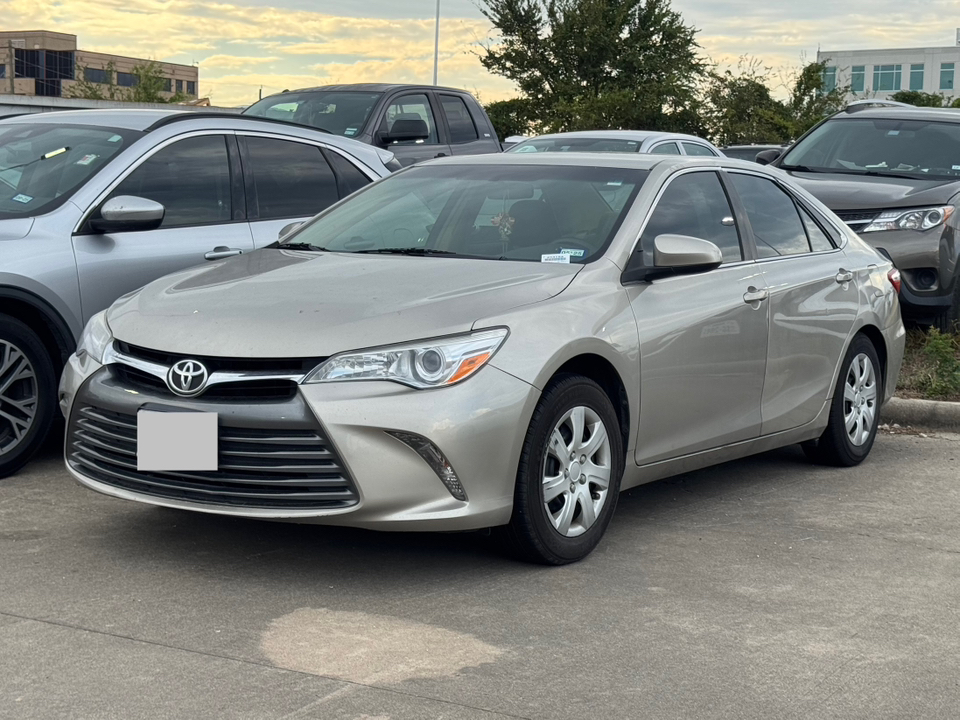 2017 Toyota Camry LE 3