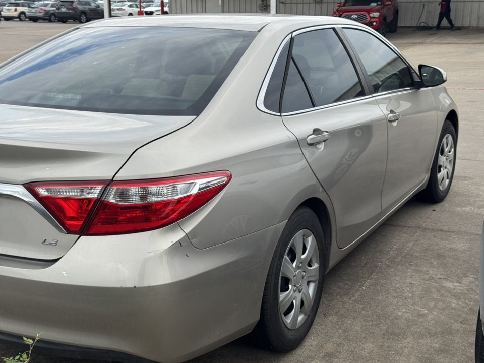 2017 Toyota Camry LE 6