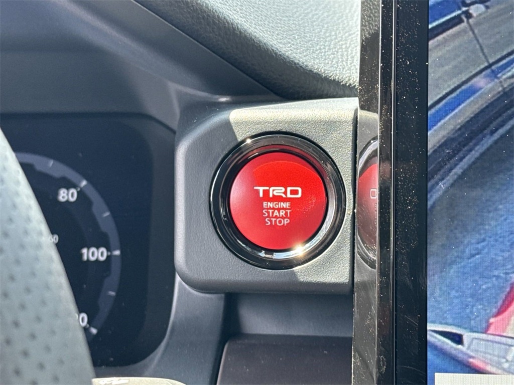 2024 Toyota Tacoma TRD Off-Road 18