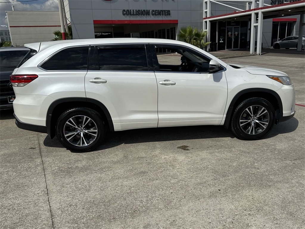 2018 Toyota Highlander LE 7