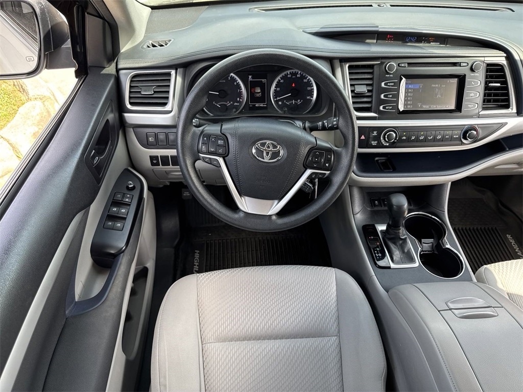 2018 Toyota Highlander LE 13