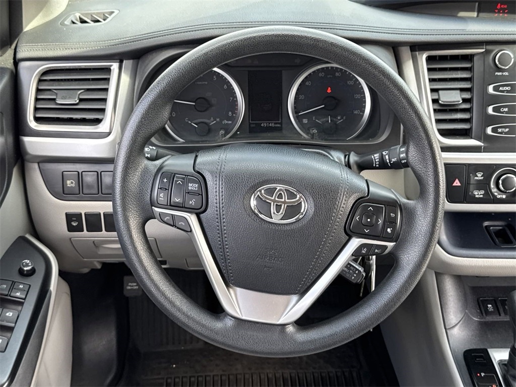 2018 Toyota Highlander LE 14