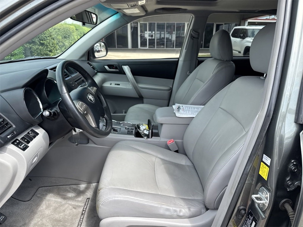 2010 Toyota Highlander SE 25