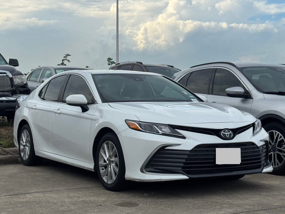 2023 Toyota Camry LE 2