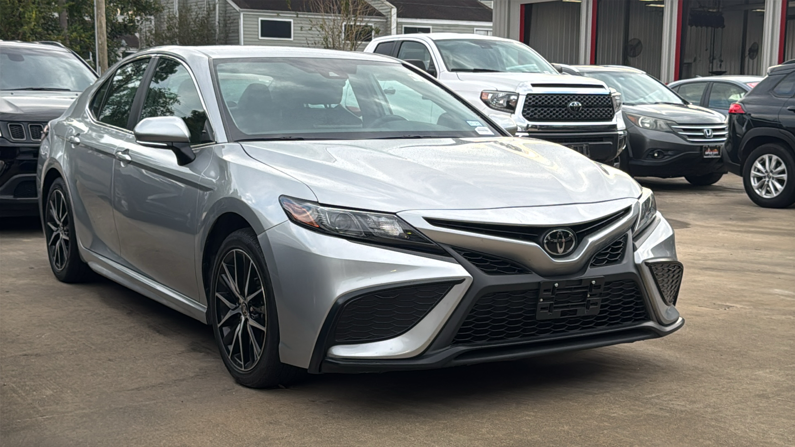 2023 Toyota Camry SE 2