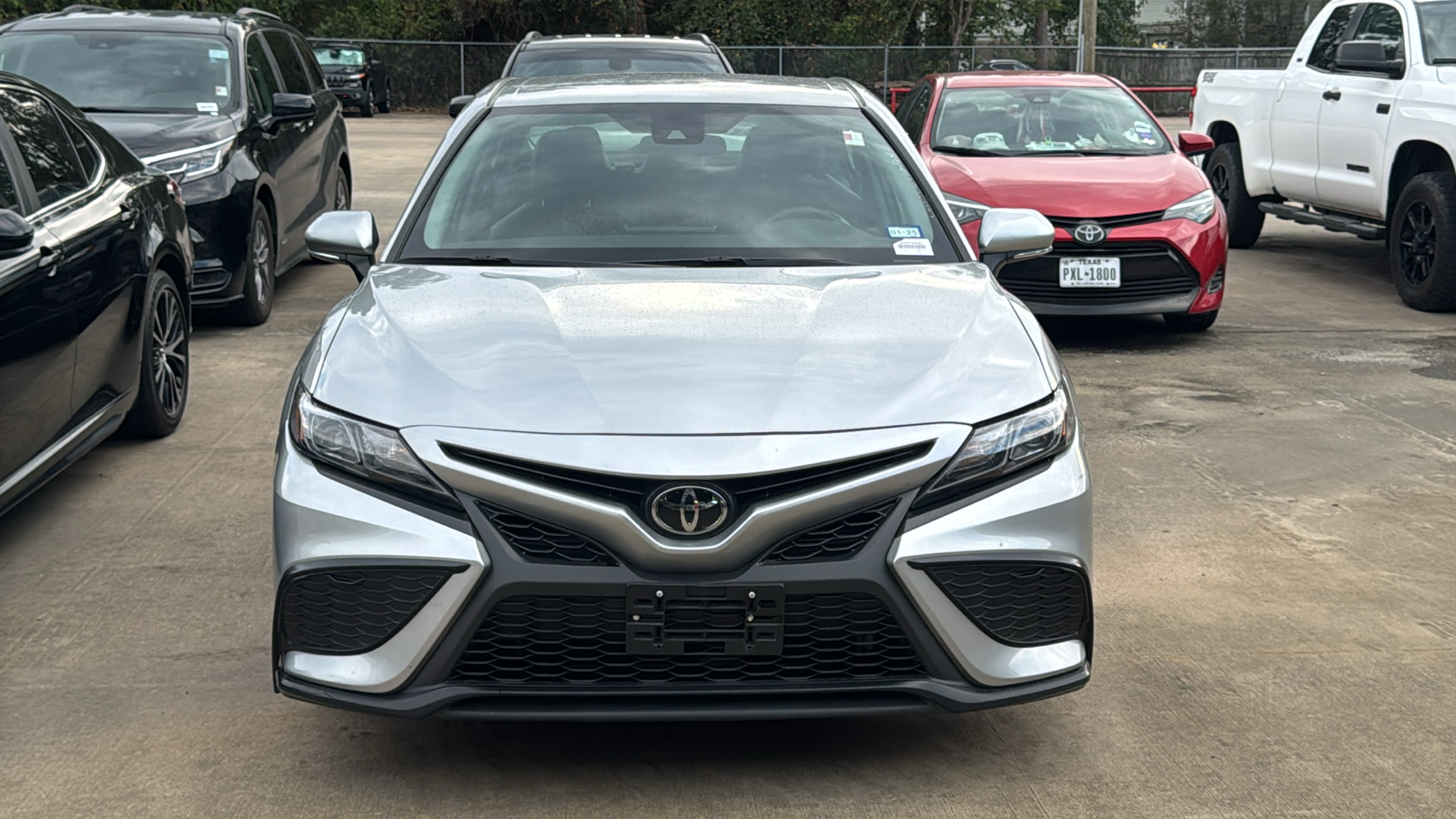 2023 Toyota Camry SE 3