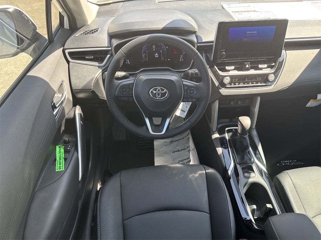 2024 Toyota Corolla Cross XLE 13