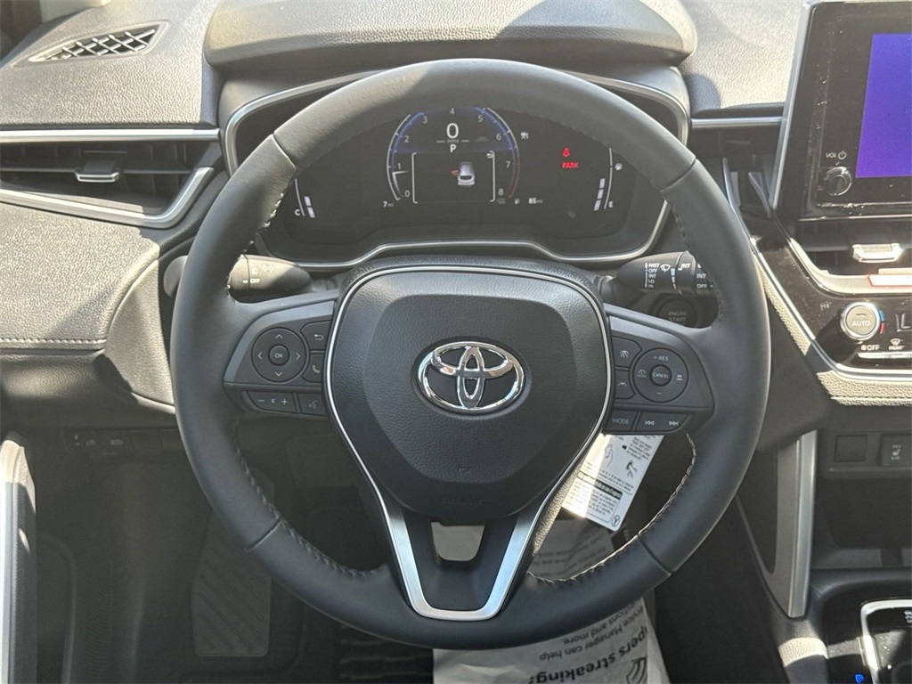 2024 Toyota Corolla Cross XLE 14