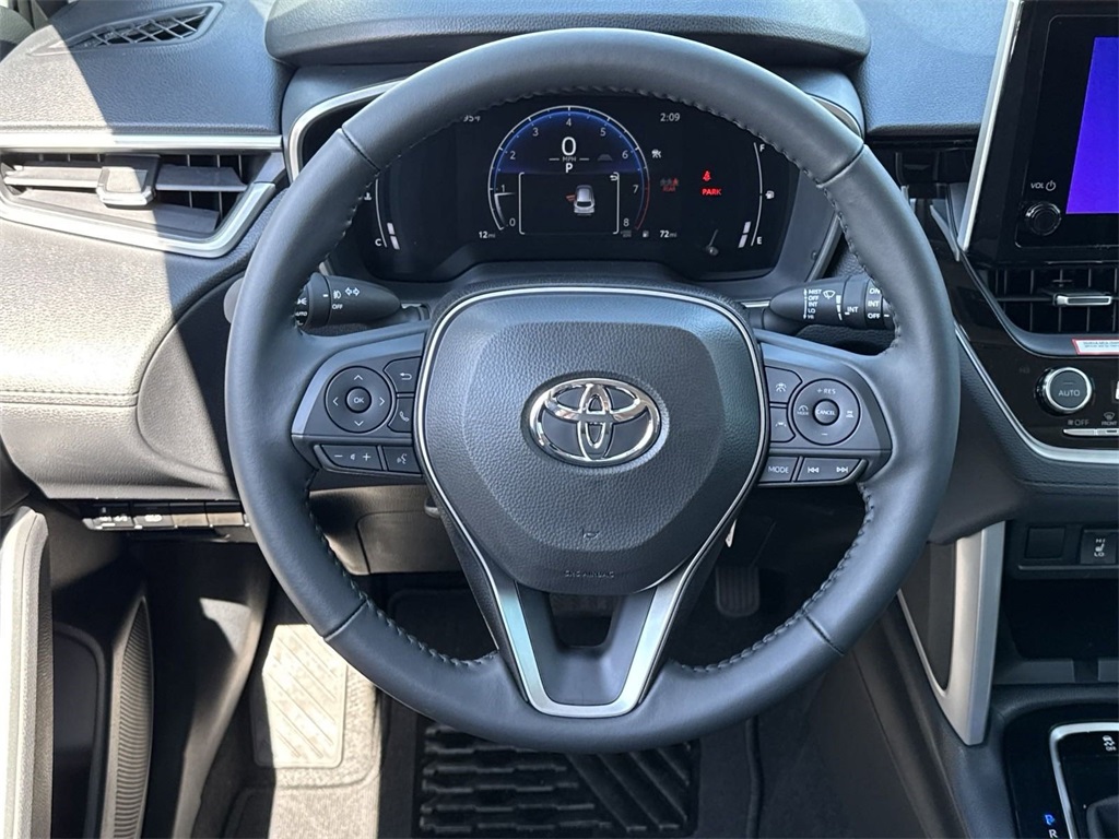 2024 Toyota Corolla Cross XLE 13