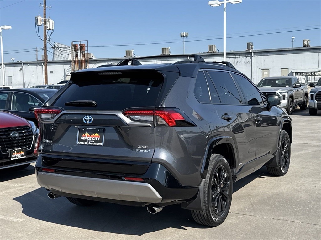 2022 Toyota RAV4 Hybrid XSE 15