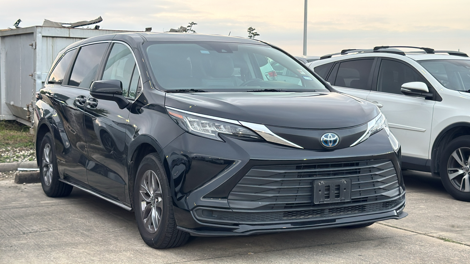 2021 Toyota Sienna LE 2