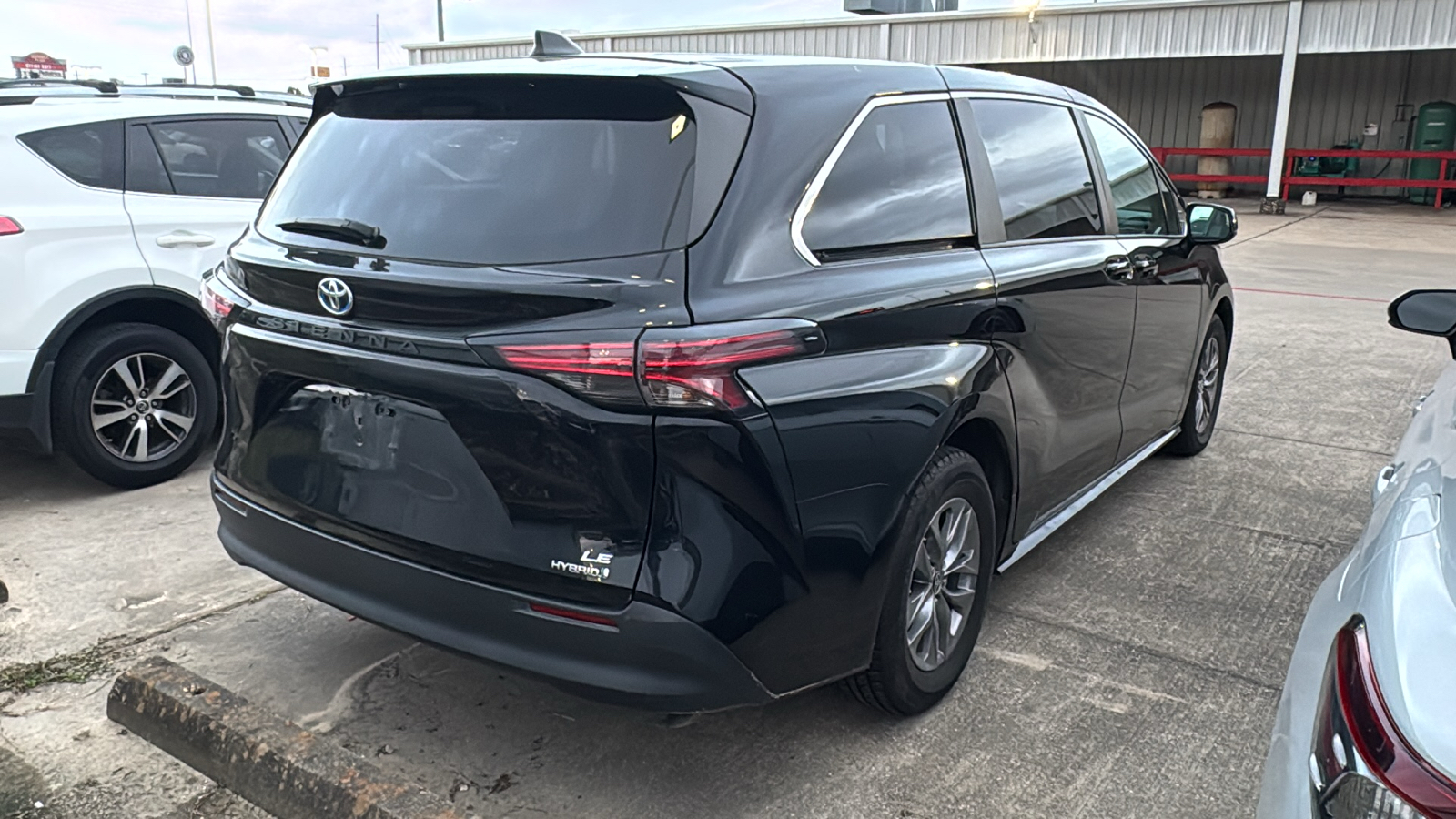 2021 Toyota Sienna LE 6