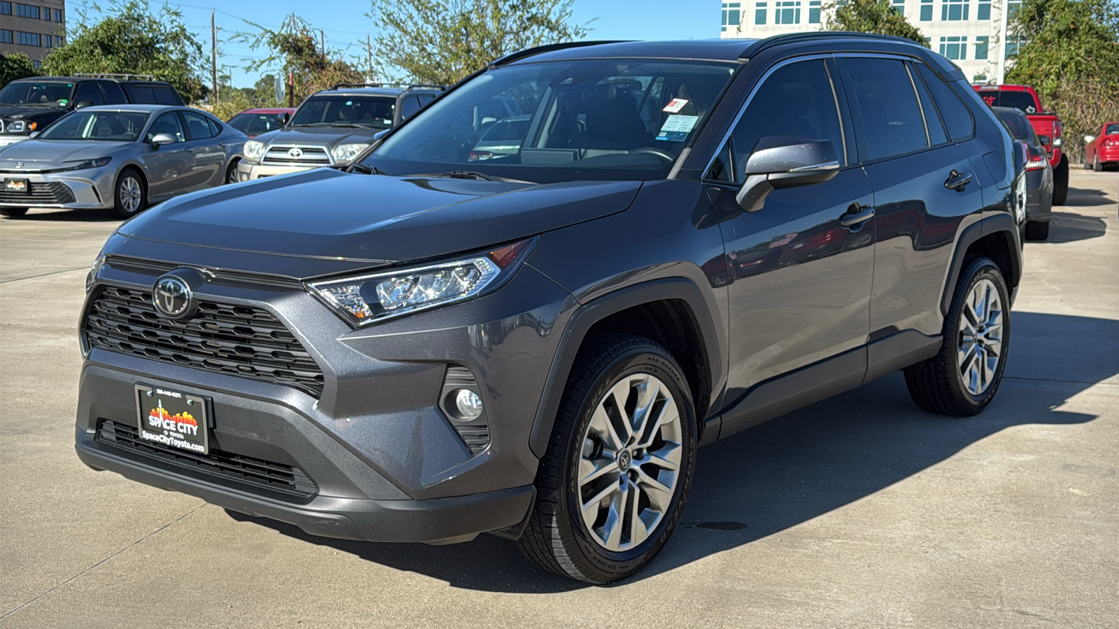 2020 Toyota RAV4 XLE Premium 3