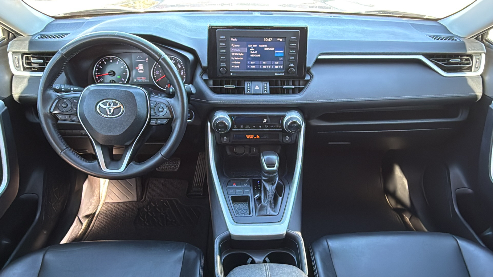 2020 Toyota RAV4 XLE Premium 18