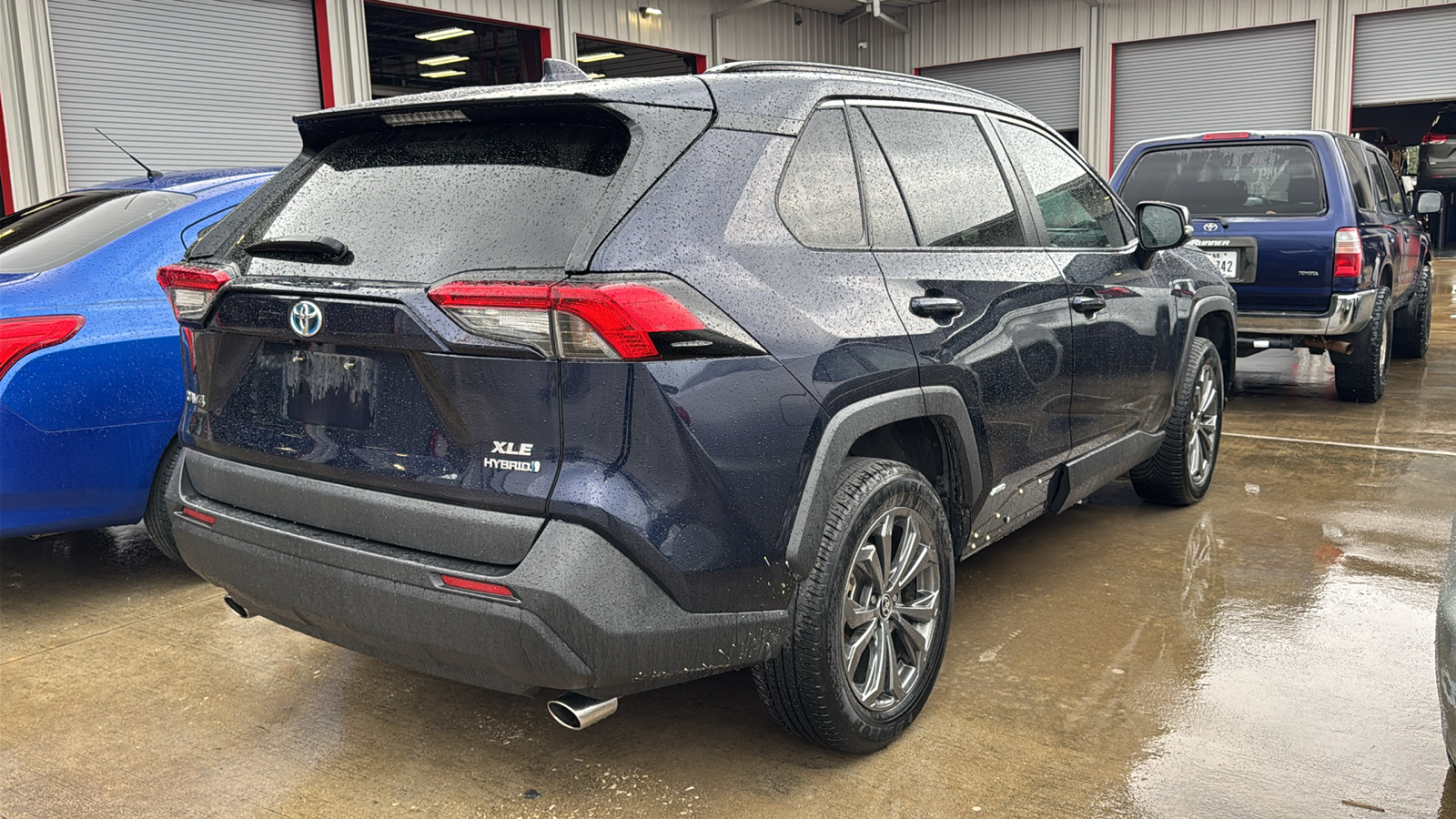 2022 Toyota RAV4 Hybrid XLE Premium 5