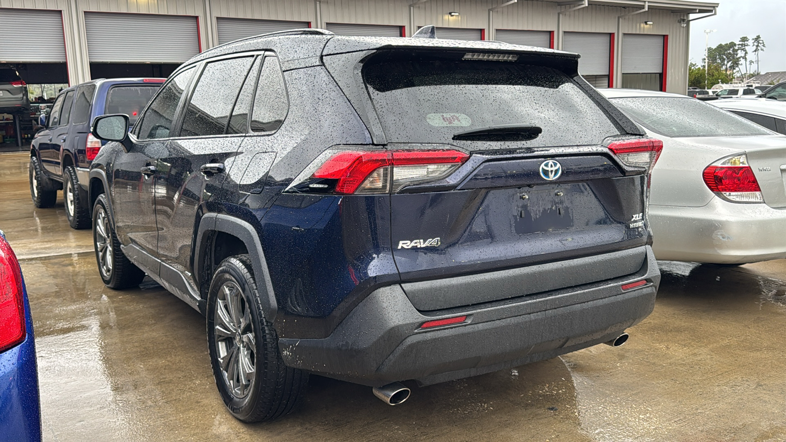 2022 Toyota RAV4 Hybrid XLE Premium 6