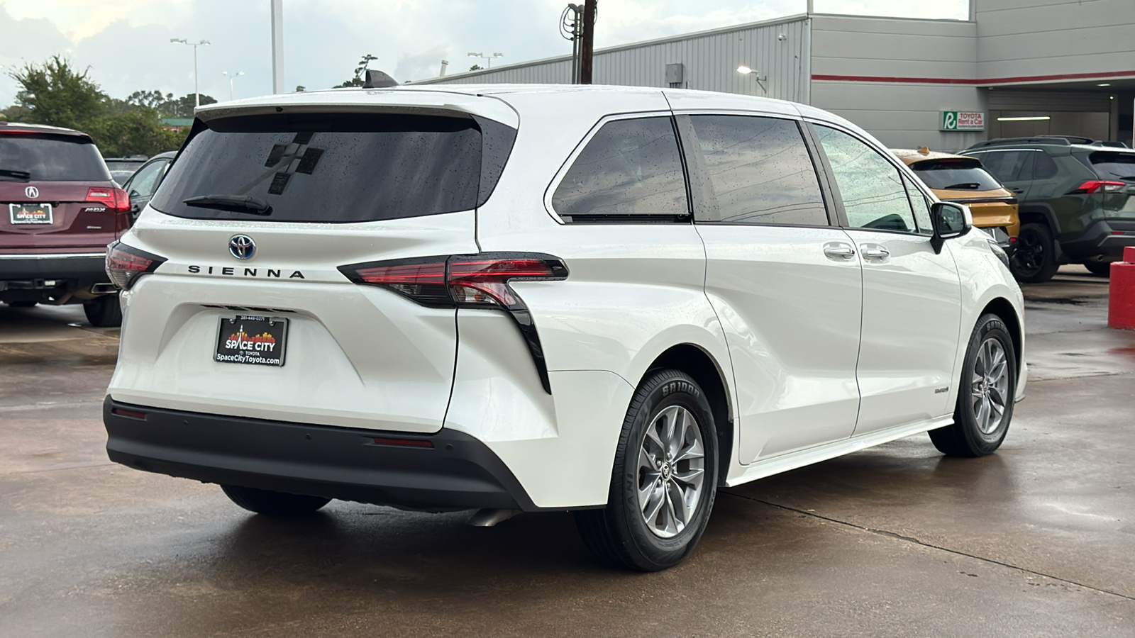 2021 Toyota Sienna XLE 4