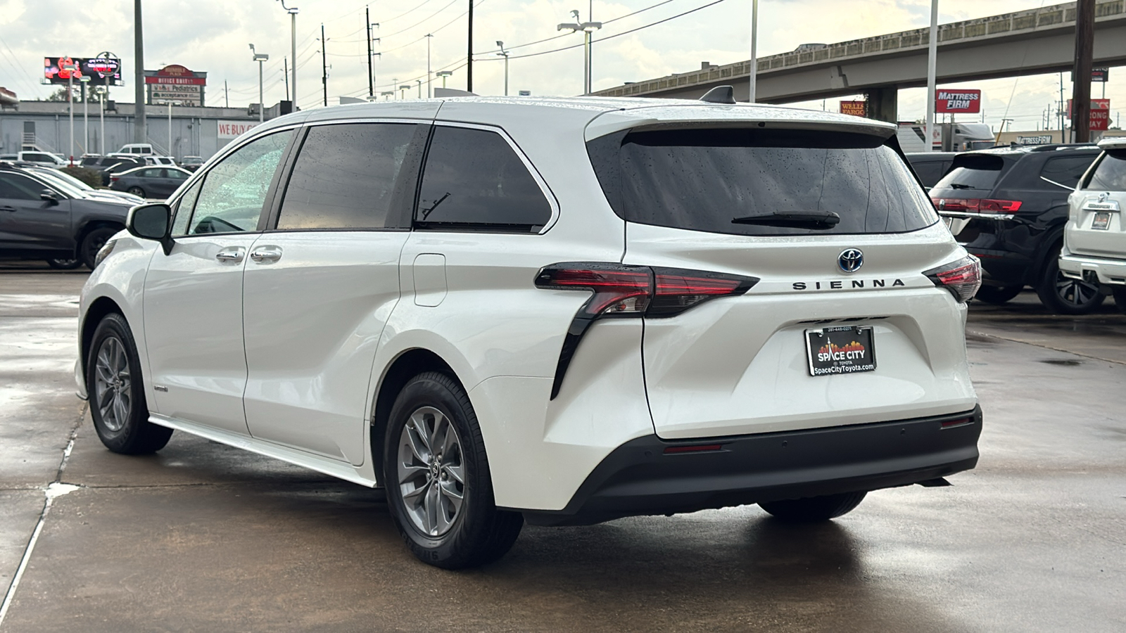 2021 Toyota Sienna XLE 6