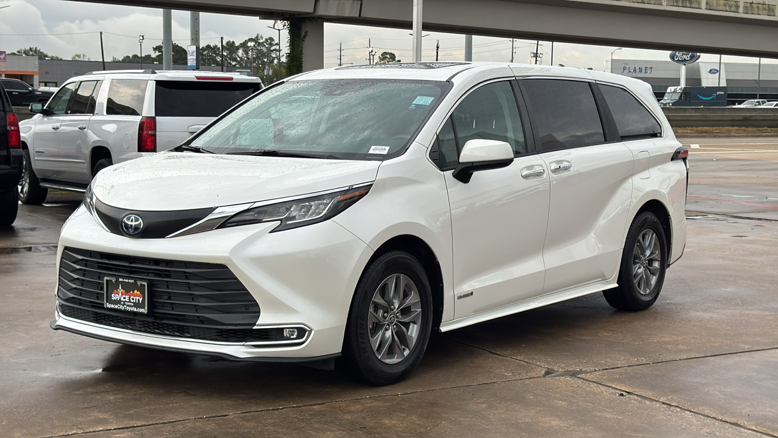 2021 Toyota Sienna XLE 8