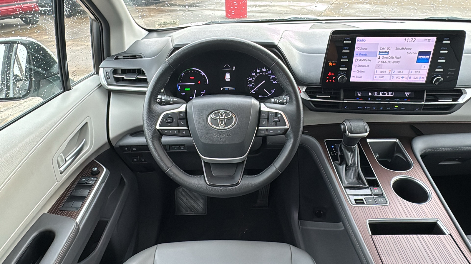 2021 Toyota Sienna XLE 19