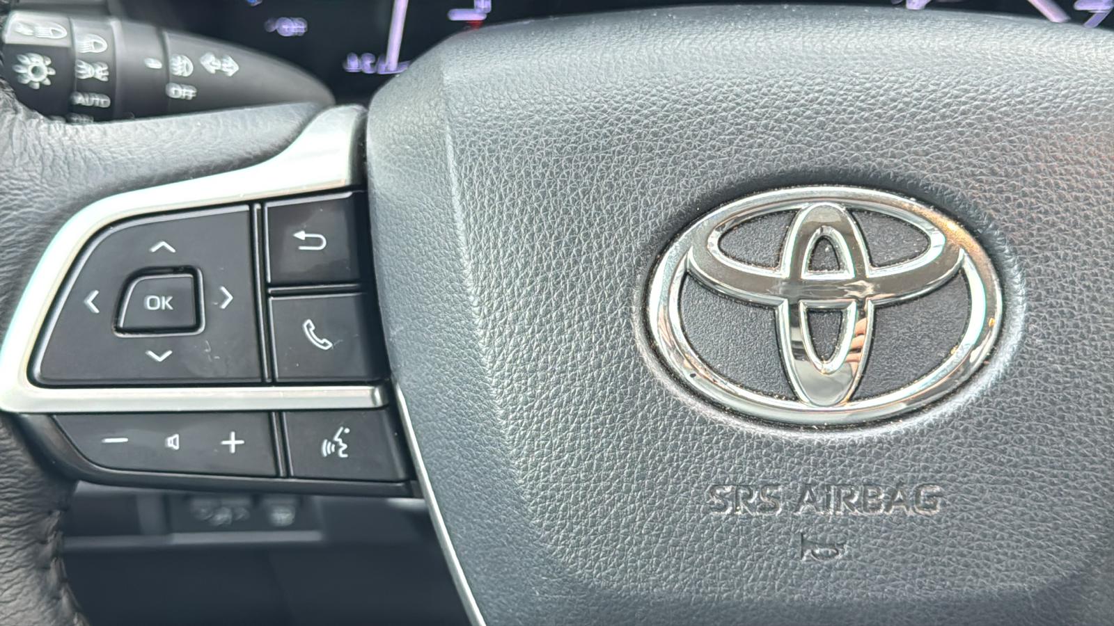 2021 Toyota Sienna XLE 21