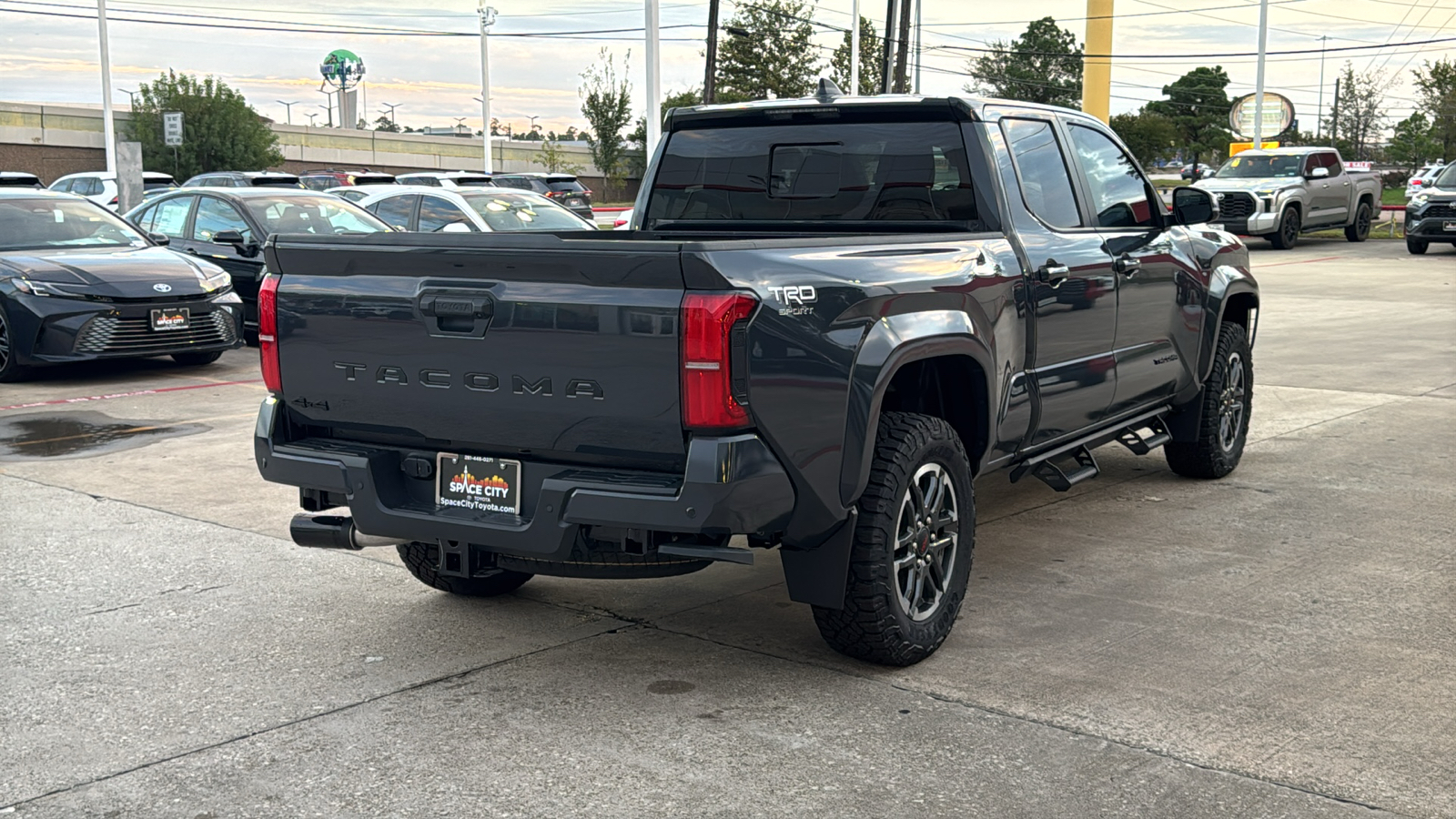 2024 Toyota Tacoma TRD Sport 8