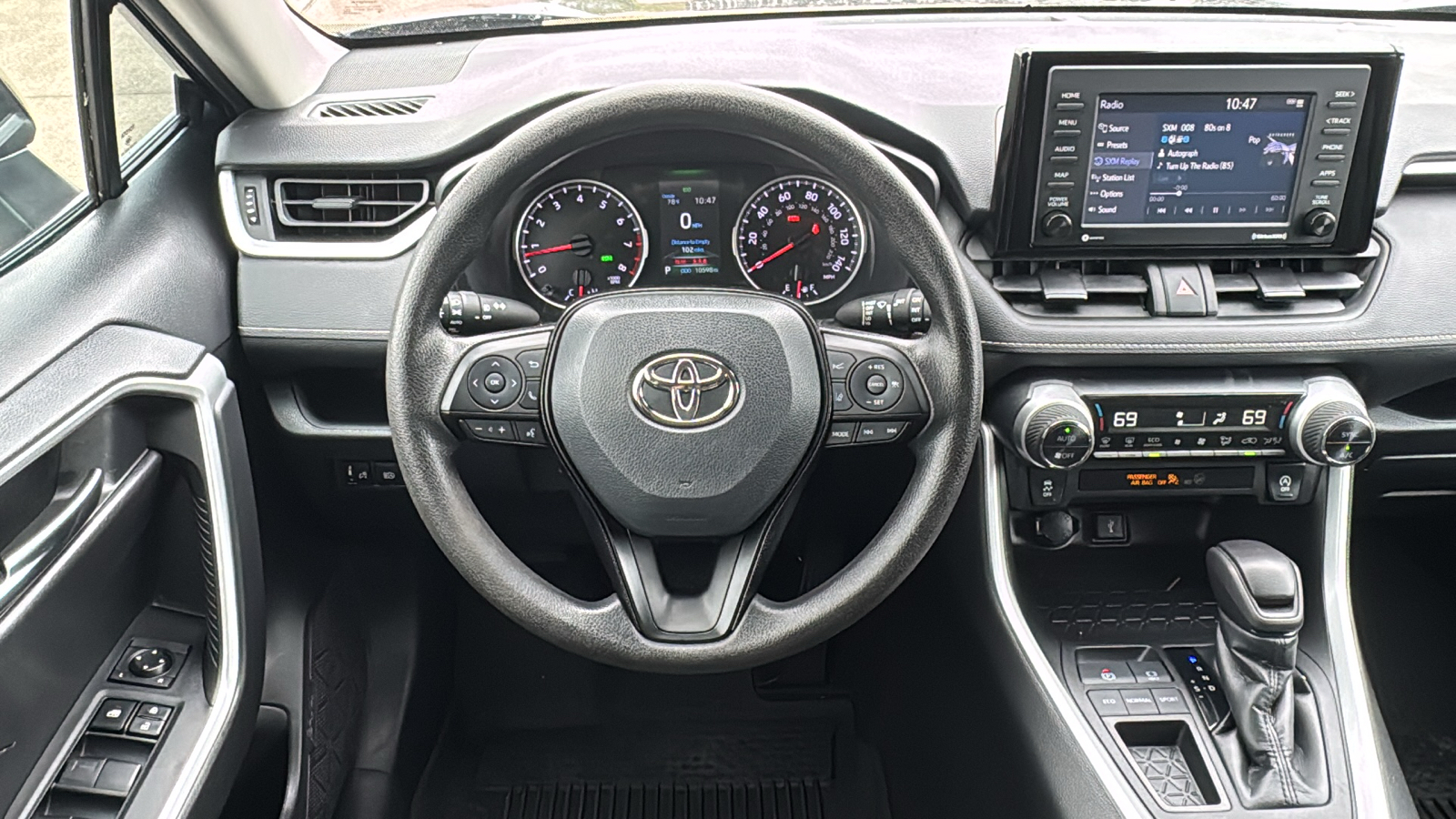 2021 Toyota RAV4 XLE 19