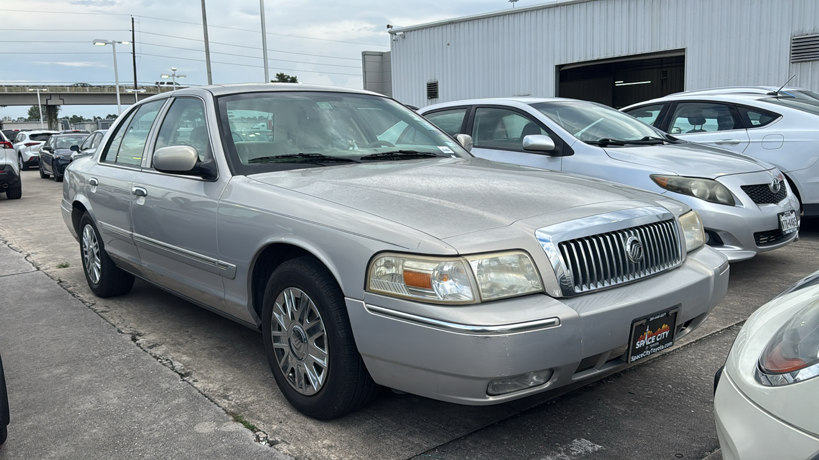 2008 Mercury Grand Marquis GS 2