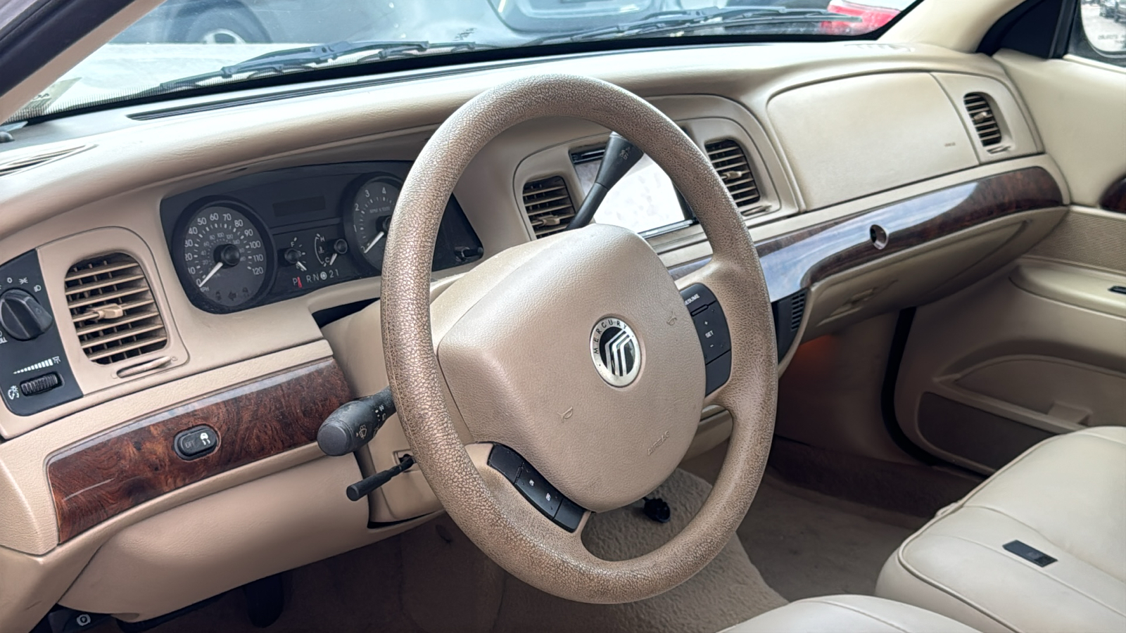 2008 Mercury Grand Marquis GS 8