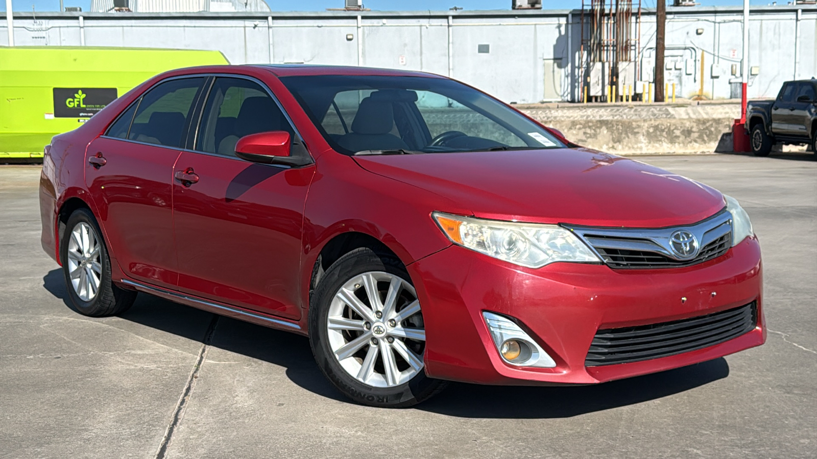 2013 Toyota Camry XLE 2