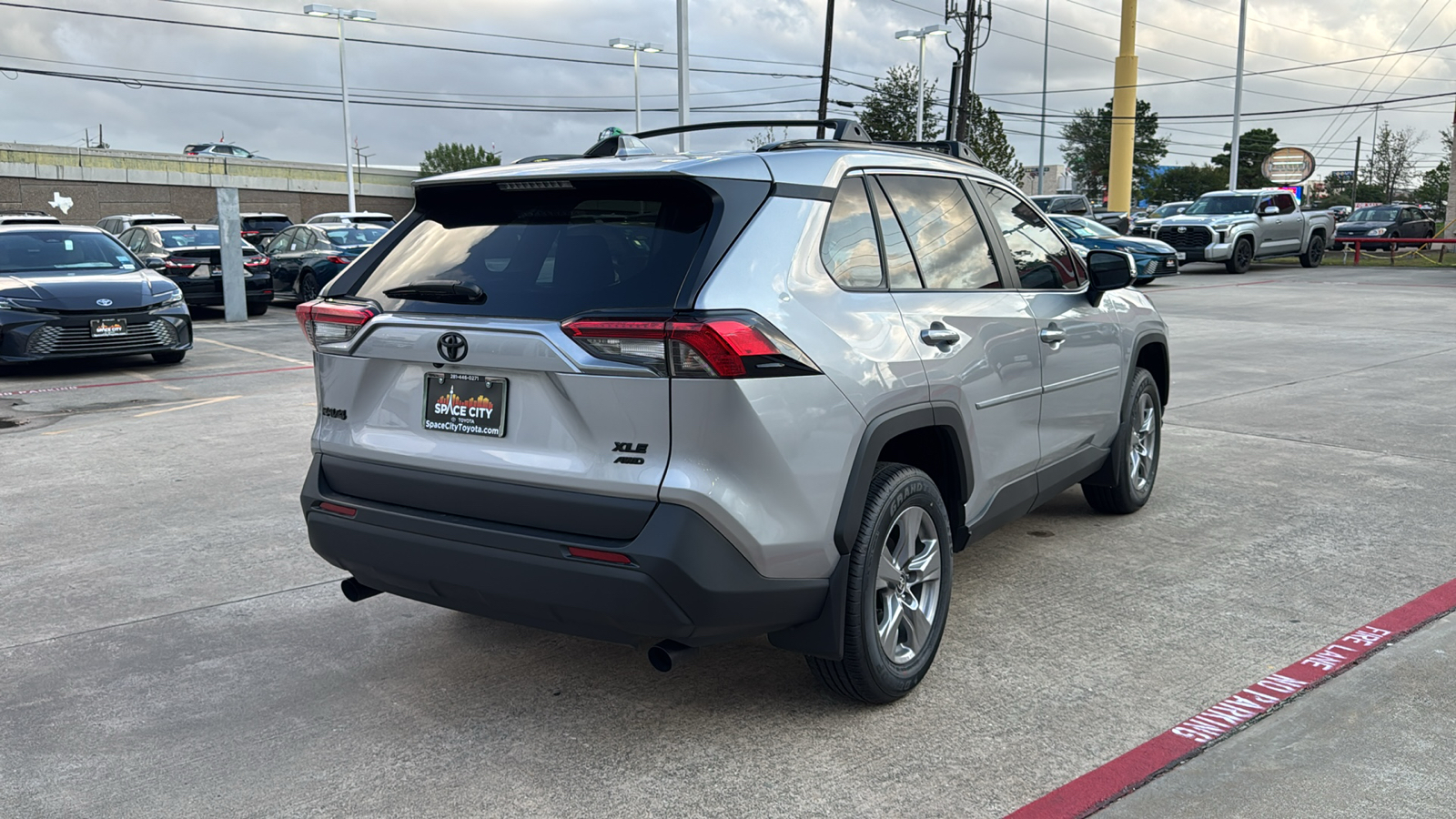 2024 Toyota RAV4 XLE 8