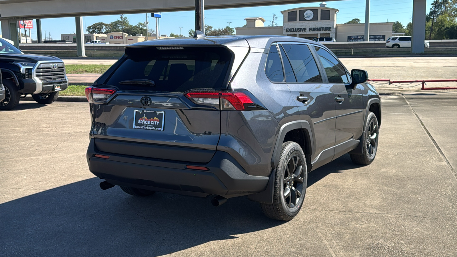 2024 Toyota RAV4 LE 8