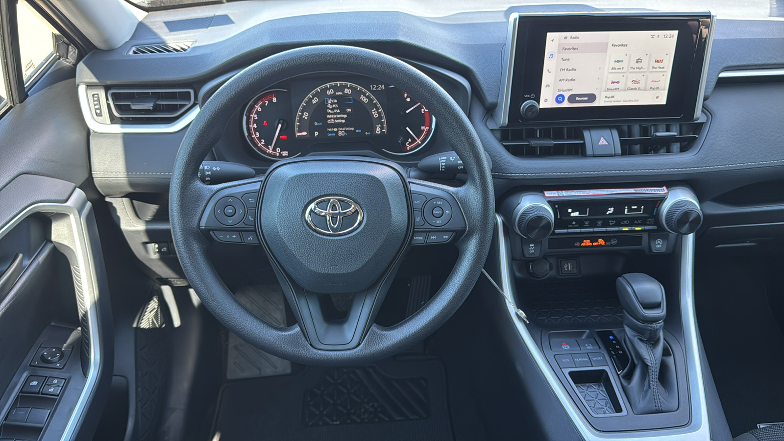 2024 Toyota RAV4 LE 19