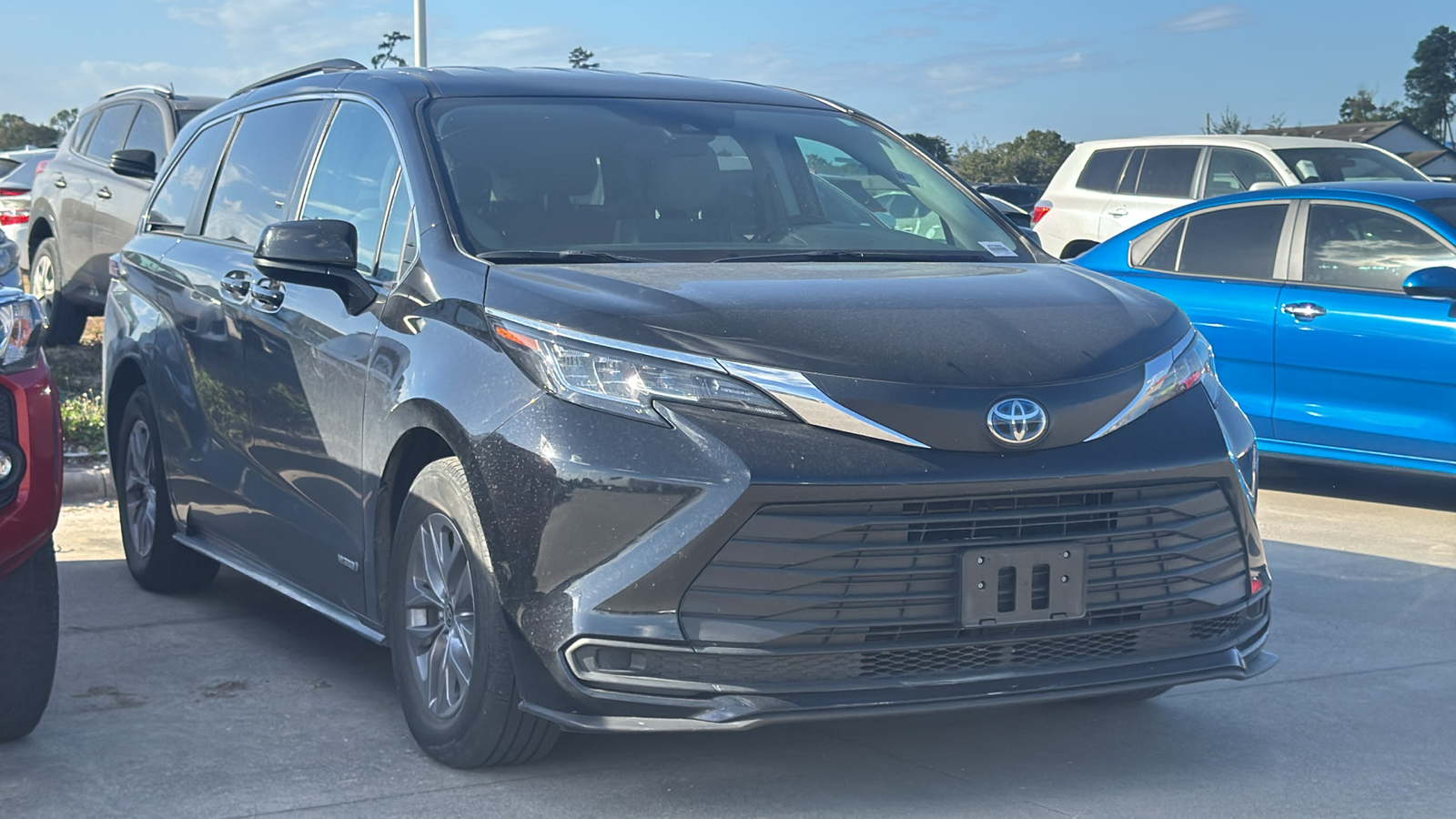 2021 Toyota Sienna LE 2