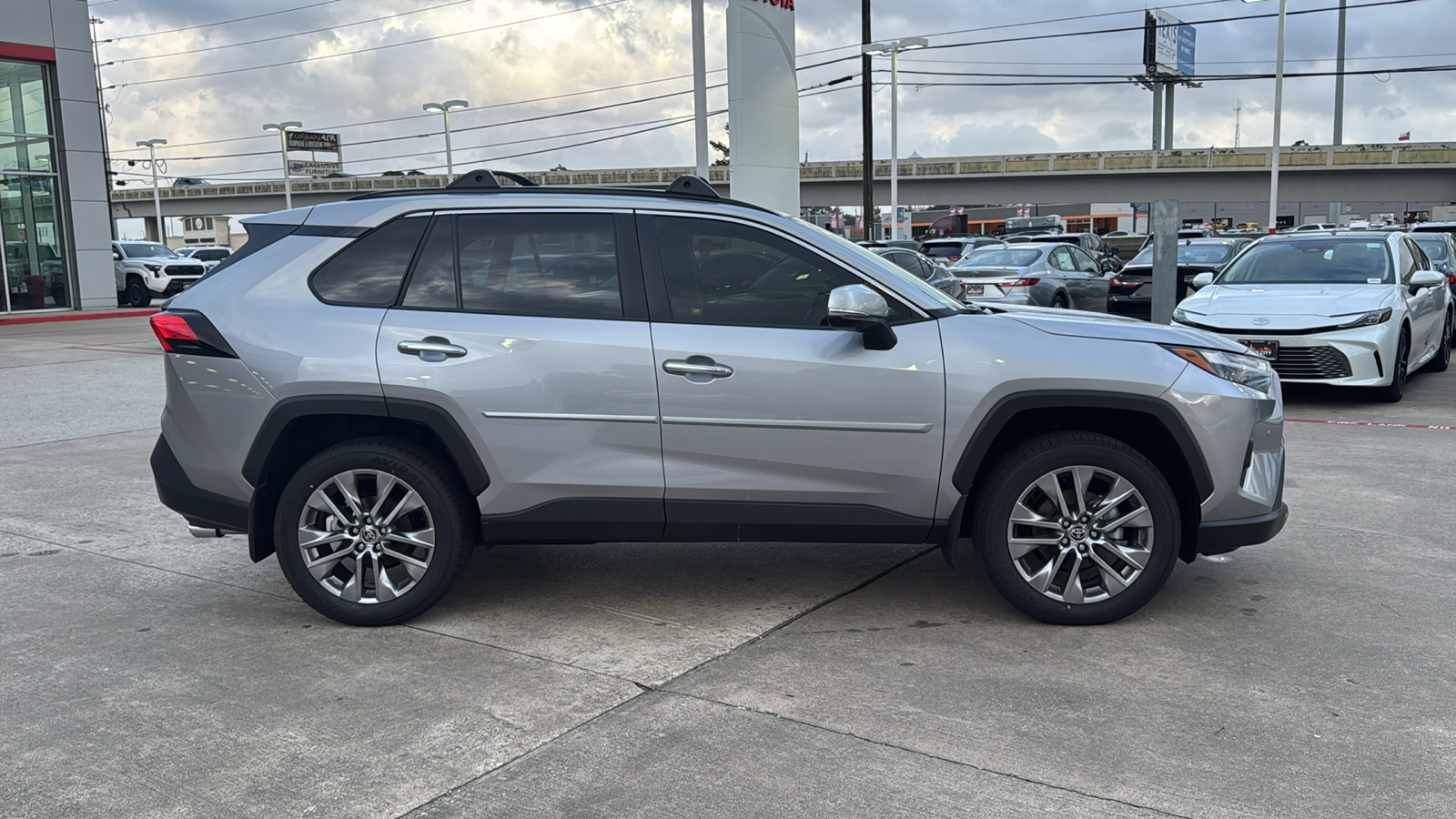 2024 Toyota RAV4 Limited 9