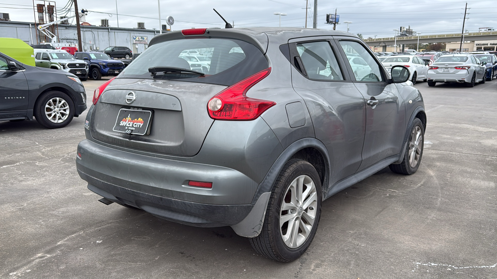 2011 Nissan Juke S 8