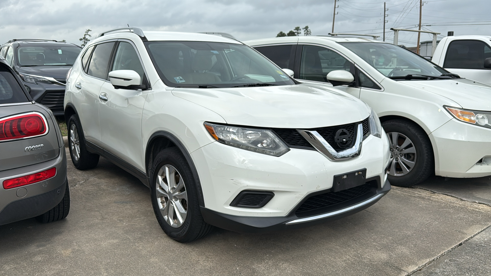 2016 Nissan Rogue SV 2