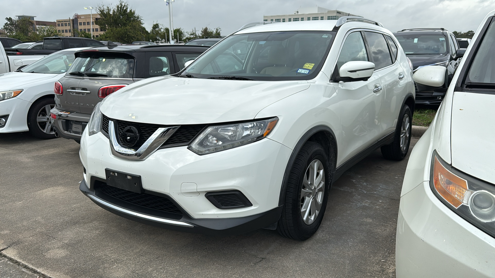 2016 Nissan Rogue SV 4