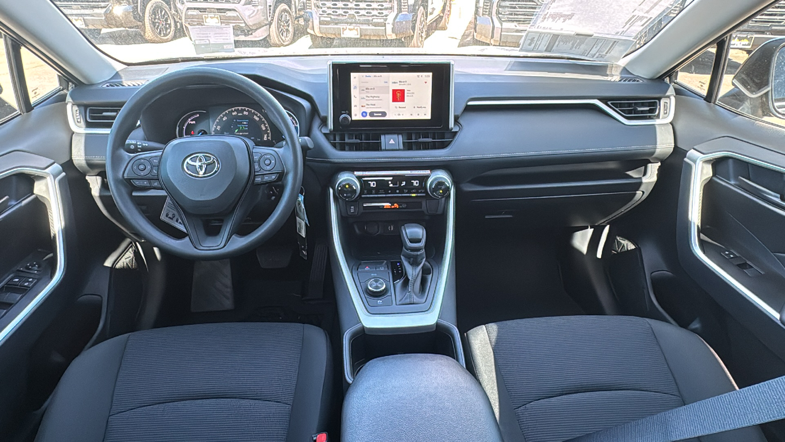 2024 Toyota RAV4 Hybrid LE 18