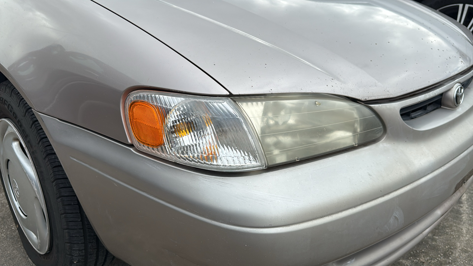 1998 Toyota Corolla LE 10