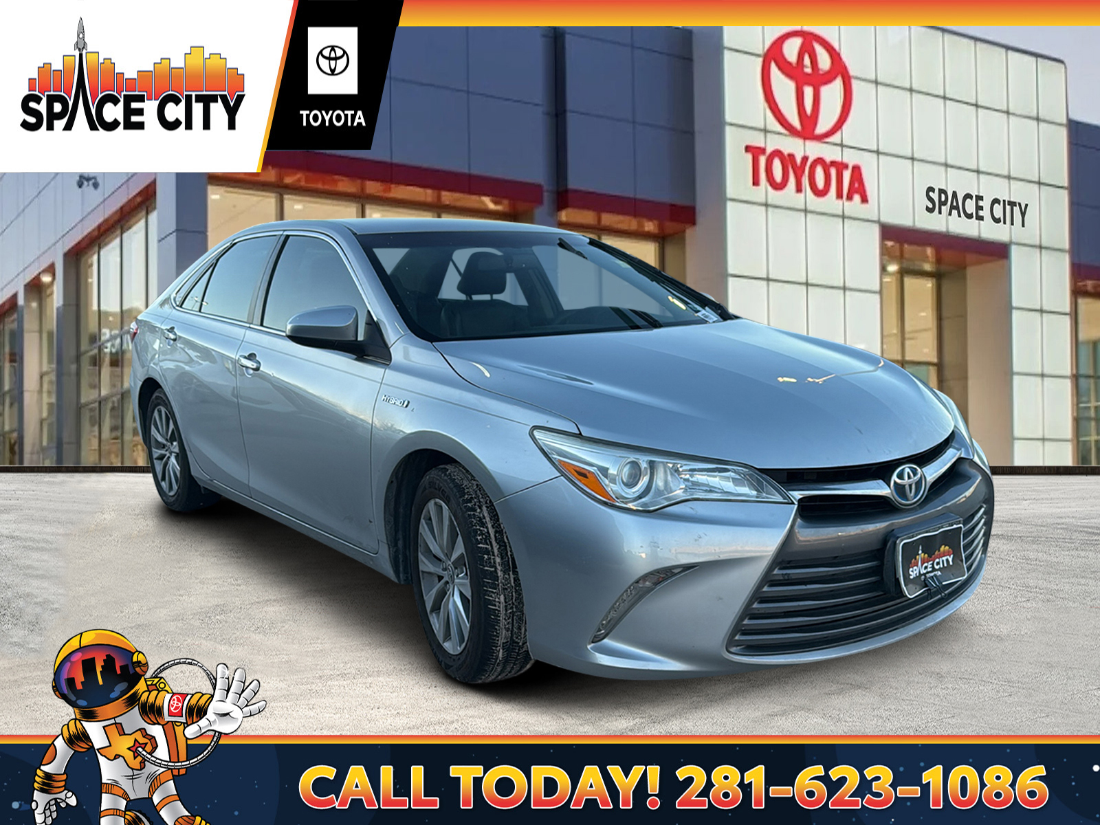 2015 Toyota Camry Hybrid  1