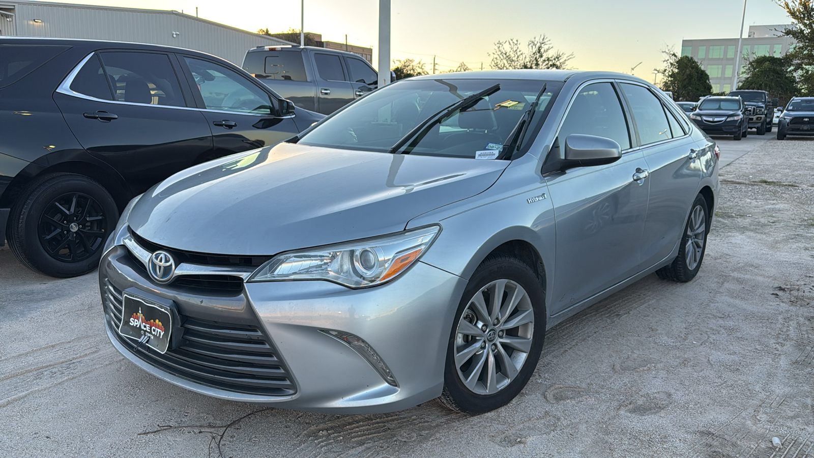 2015 Toyota Camry Hybrid  4