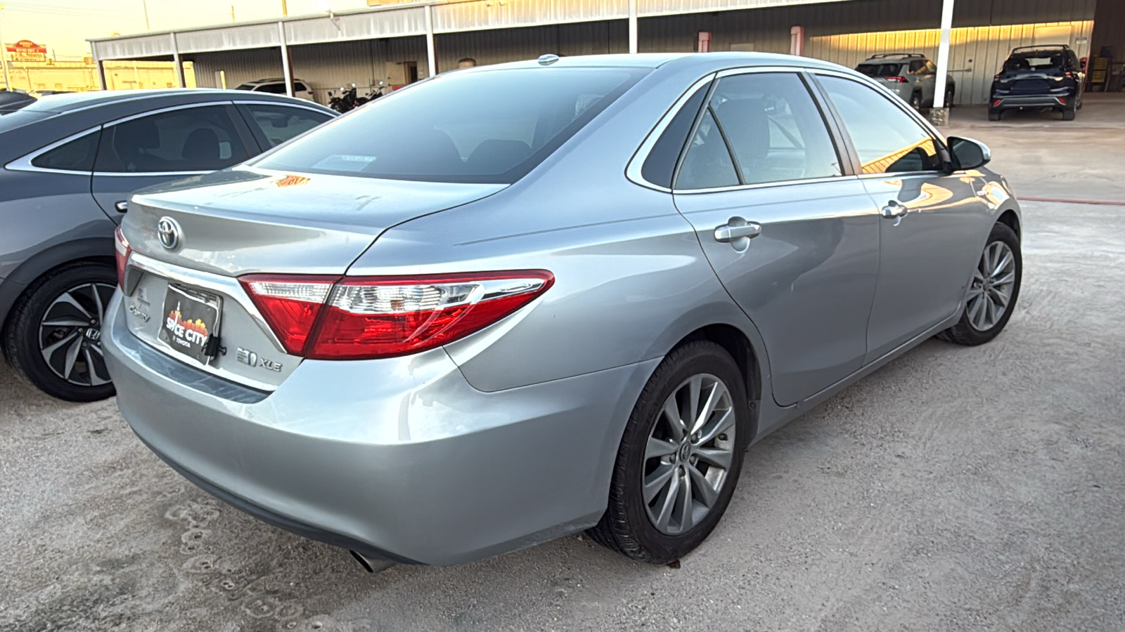 2015 Toyota Camry Hybrid  7