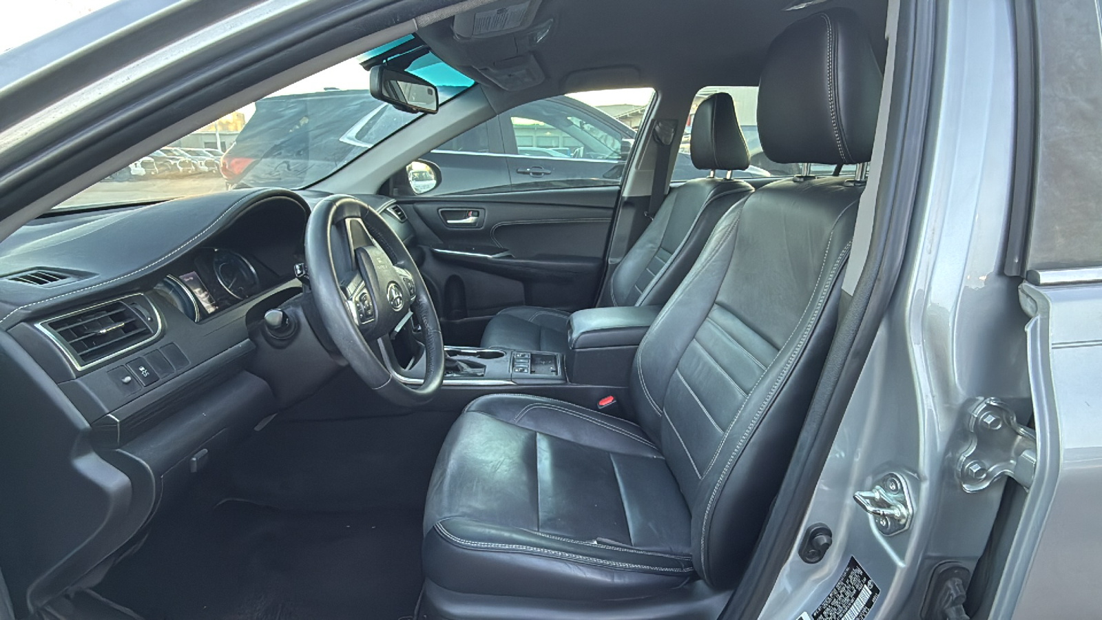 2015 Toyota Camry Hybrid  8